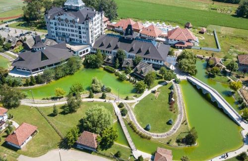 Bijeljina Hotel | Etno selo Stanišići Hotel Ras
