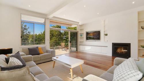Killcare House | 'Eucalyptus Beach House' by HolidayCo