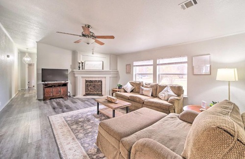 Eufaula House | Eufaula Escape with Deck - Steps to Lake!