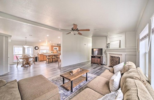 Eufaula House | Eufaula Escape with Deck - Steps to Lake!