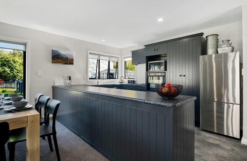 Arrowtown House | Eureka Cottage - Arrowtown Holiday Home