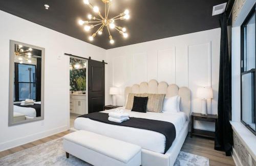 McFerrin Park House | EV Charger King Beds Garage 2 Miles to DWNTN