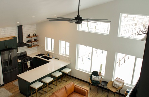 Bigfork House | EV Charger, Vineyard, Championship Golf Course all with a Beautiful Water View!