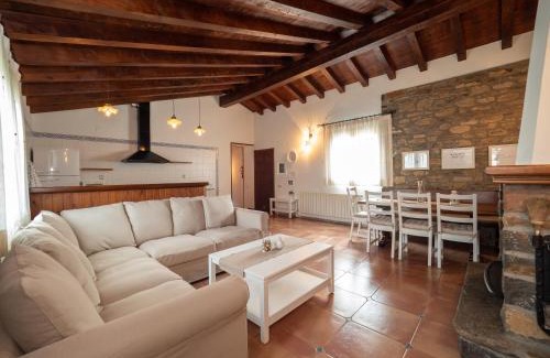 La Fueva House | eva y maría CASA RURAL