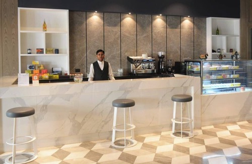 Gomti Nagar Apartment | Evanthe Hotel