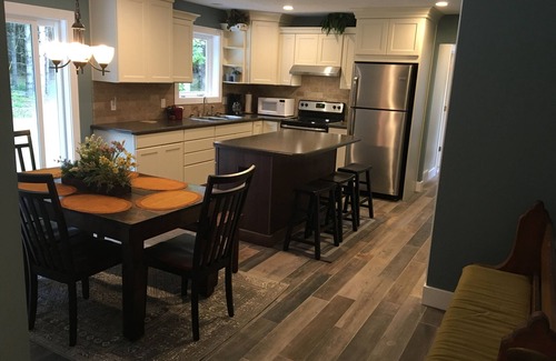 Traverse City House | Evergreen Cottage in Lake Ann