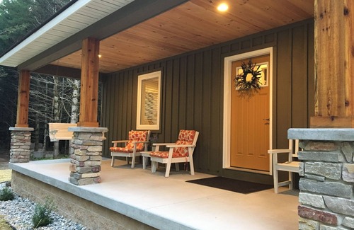 Traverse City House | Evergreen Cottage in Lake Ann