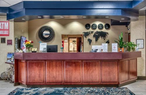 Monroe Hotel | Evergreen Inn & Suites