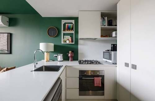 Collingwood Apartment | Evergreen Oasis Poolside Living on Stanley Street
