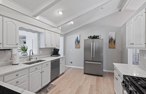 Jeffersonville - Clarksville House | Evergreen: Work Friendly & Near Downtown