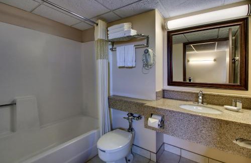 Bismarck Hotel | EverSpring Inn