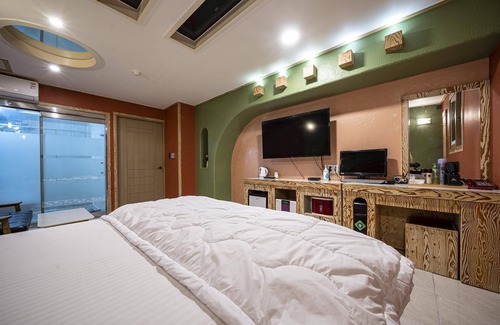Pohang Hotel | Evian Drive-in in Daejam-dong Pohang