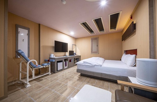 Pohang Hotel | Evian Drive-in in Daejam-dong Pohang