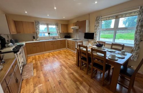 Rosslea House | Ewe view cottage