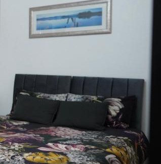 Gravesend House | Excellency Stays , Contractors ,families , Comfort Home , Free Parking ,