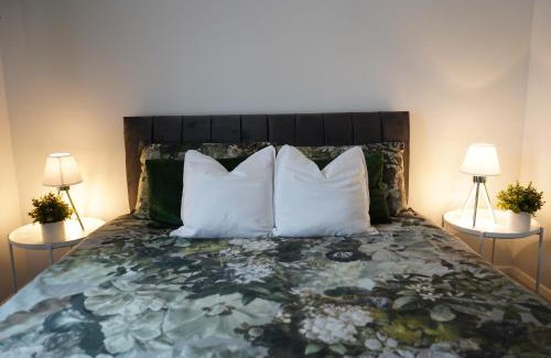 Gravesend House | Excellency Stays , Contractors ,families , Comfort Home , Free Parking ,