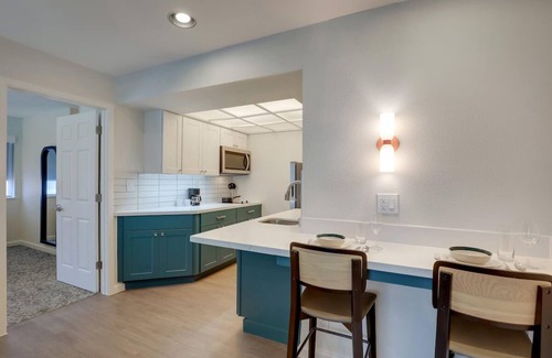 San Jose Hotel | Excellent Choice! Spacious Unit with Full Kitchen, with Outdoor Pool!