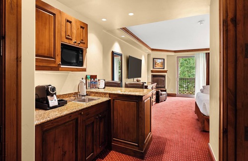 Vail Hotel | Excellent Choice! Spacious Unit with Mountain View, Near Gondola One