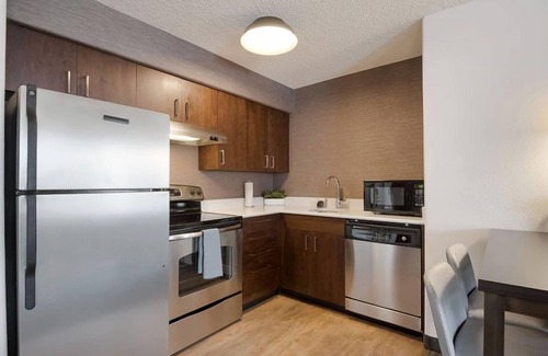 Reno/Tahoe Airport Resort | Excellent Choice! Unit w/Full Kitchen, Near Fleischmann Planetarium!