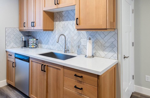 Cottonwood Heights Apartment | Excellent location for skiing! Brand new, comfy 2BR apartment