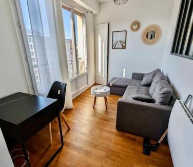 Quartier des Eaux-Claires Apartment | Excellent T2 - Superbe Vue et Proche Rocade