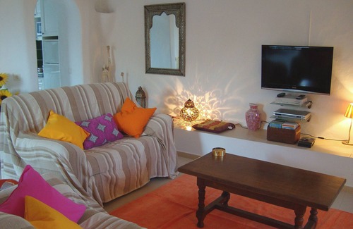 Mato Serrao Villa | Exceptional 3 bed 2 bath villa, roof terrace, beautiful panoramic views, central