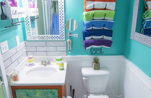 Willoughby Spit Villa | EXCEPTIONAL CARIBBEAN STYLE VILLA. UNPARALLELED WATER VIEWS. NON-STOP LUXURY.