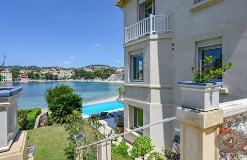 Bandol Villa | EXCEPTIONAL Luxury villa, feet in the water on the beach of Renecros