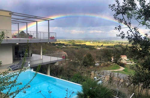 Rochefort-du-Gard Villa | Exceptional Villa in Provence - Paradise above the canopy!