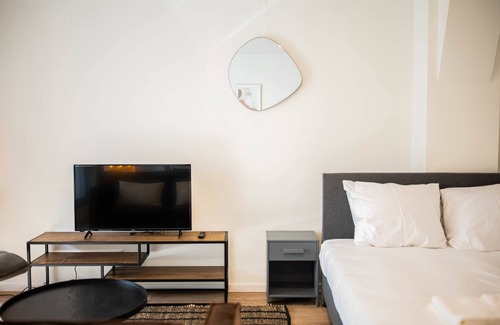 Kop van Zuid Apartment | Excited serviced studio 44m2 -PRH14E-