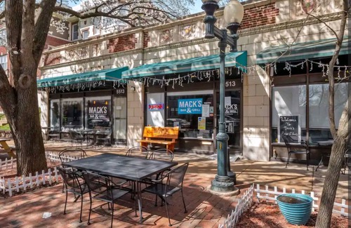 DeBaliviere Place Apartment | Exciting, alluring and welcoming space! Home Away from Home!