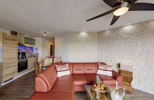 Schalkenmehren House | Exclusive apartment with panoramic lake view