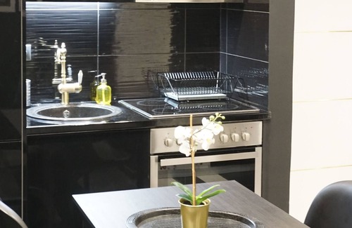 Pangrati Apartment | Exclusive Design Studio with Yard