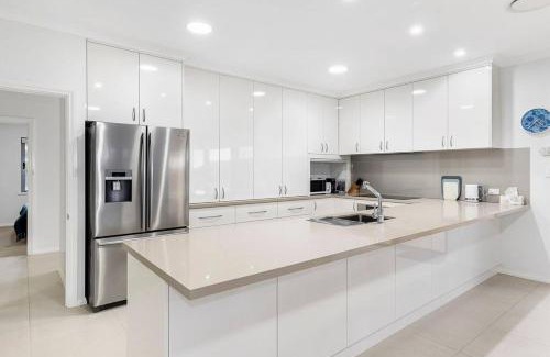 Wonnerup House | Exclusive *Front Row* Sunsets & Beachfront Bliss in Busselton