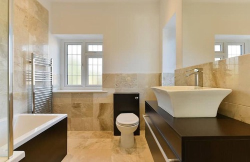 Kingswood Apartment | Exclusive kingswood Warren estate luxury apartment