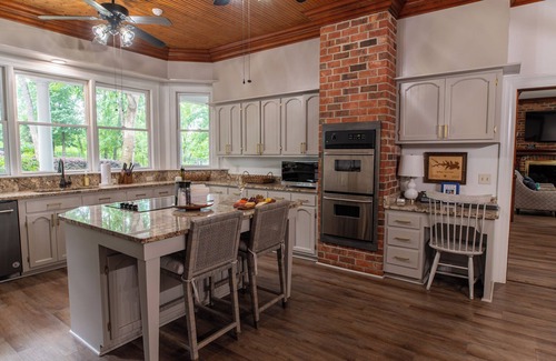 Chapin House | Exclusive Peninsula Retreat on Lake Murray – Beach, Fire Pit & Stunning Sunsets