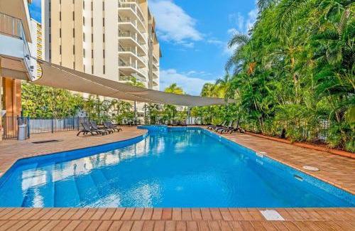 Darwin City Centre Apartment | Exclusive Resort-style Living with Balcony & Pool