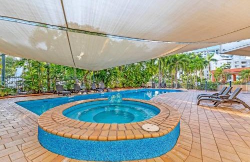 Darwin City Centre Apartment | Exclusive Resort-style Living with Balcony & Pool