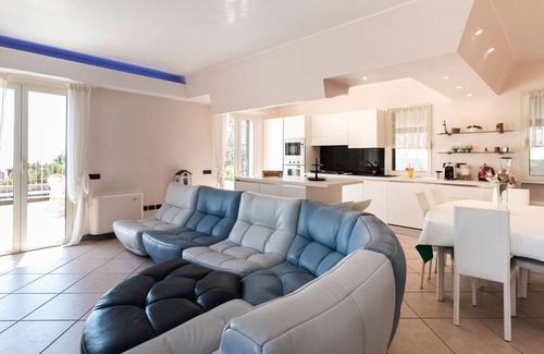 Riva Ligure Villa | Exclusive villa with outdoor pool and private spa with hot tub, piss