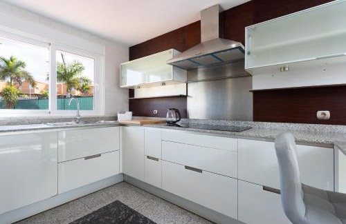 Los Cristianos Apartment | Exclusive villa with private pool 1 kilometer from Los Cristianos Beach