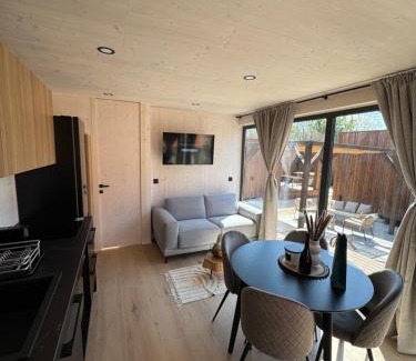 Privlaka House | Exclusive Wellness House with Jacuzzi and Sauna, 10 Gardens