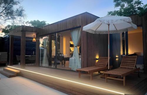 Privlaka House | Exclusive Wellness House with Jacuzzi and Sauna, 10 Gardens