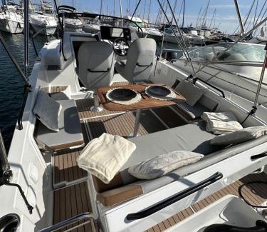Beaulieu-sur-Mer Boat Rental | Excursion en bateau sur la Côte d'azur