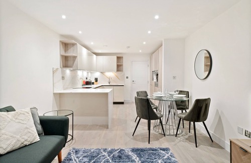 Camden Town Apartment | Executive 1 & 2 Bed Apartments in the Heart of London, Free WiFi by City Stay London