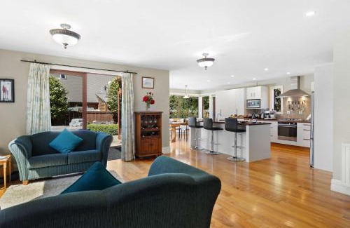 Lower Shotover House | Executive Detached Home Luxury Spa