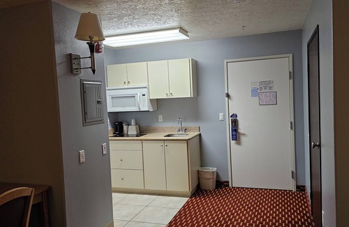 Naples Hotel | Executive Inn and Suites Extended Stay in Vernal