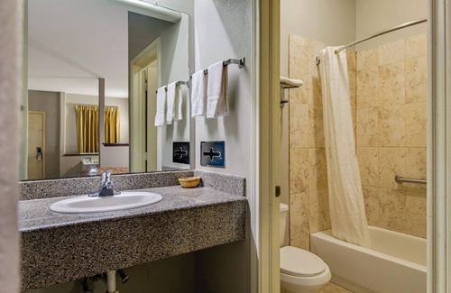 Stafford Hotel | Executive Inn & Suites