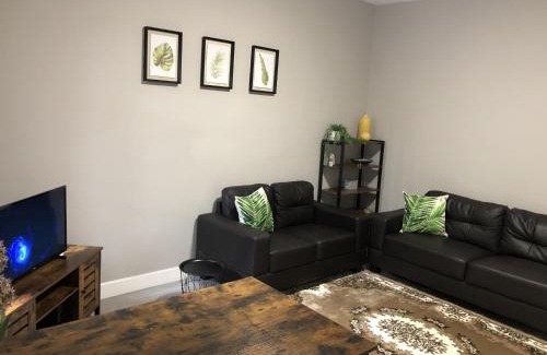 Coventry House | Executive or Large Family 5-bed House - Hosted by Hutch Lifestyle