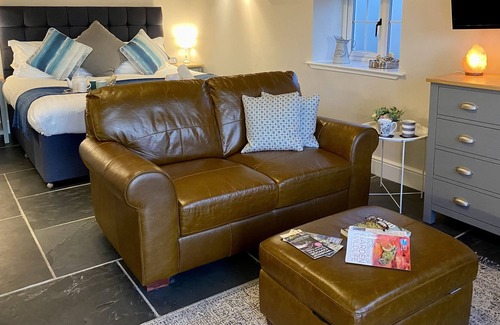 Brayford House | 'Exmoor Hideaway' a romantic rural retreat (dog friendly)