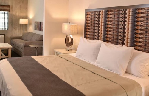 Broken Arrow Hotel | Expanded King Sofa in Stoney Creek! Living Area, Parking | 2 Units